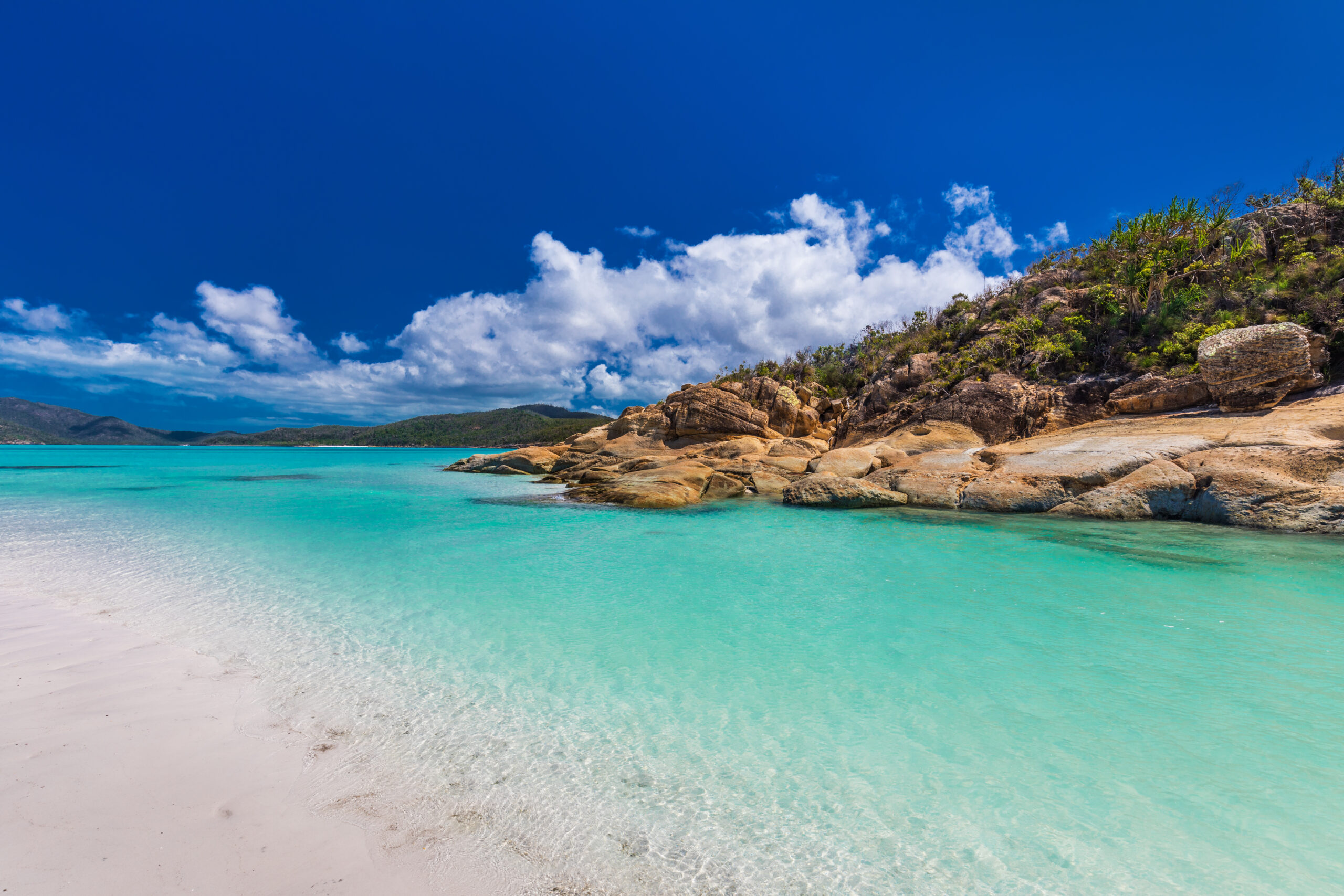 Rocks,On,Amazing,Whitehaven,Beach,With,White,Sand,In,The